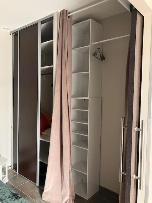 Appartement Cosy Tout Equipe Et Parking Couvert Prive Aux Portes De Flers Eksteriør billede