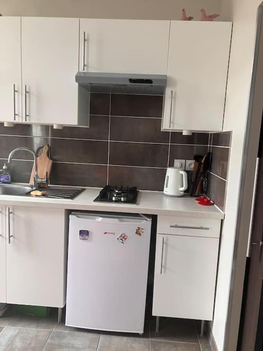 Appartement Cosy Tout Equipe Et Parking Couvert Prive Aux Portes De Flers Eksteriør billede