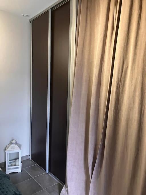 Appartement Cosy Tout Equipe Et Parking Couvert Prive Aux Portes De Flers Eksteriør billede